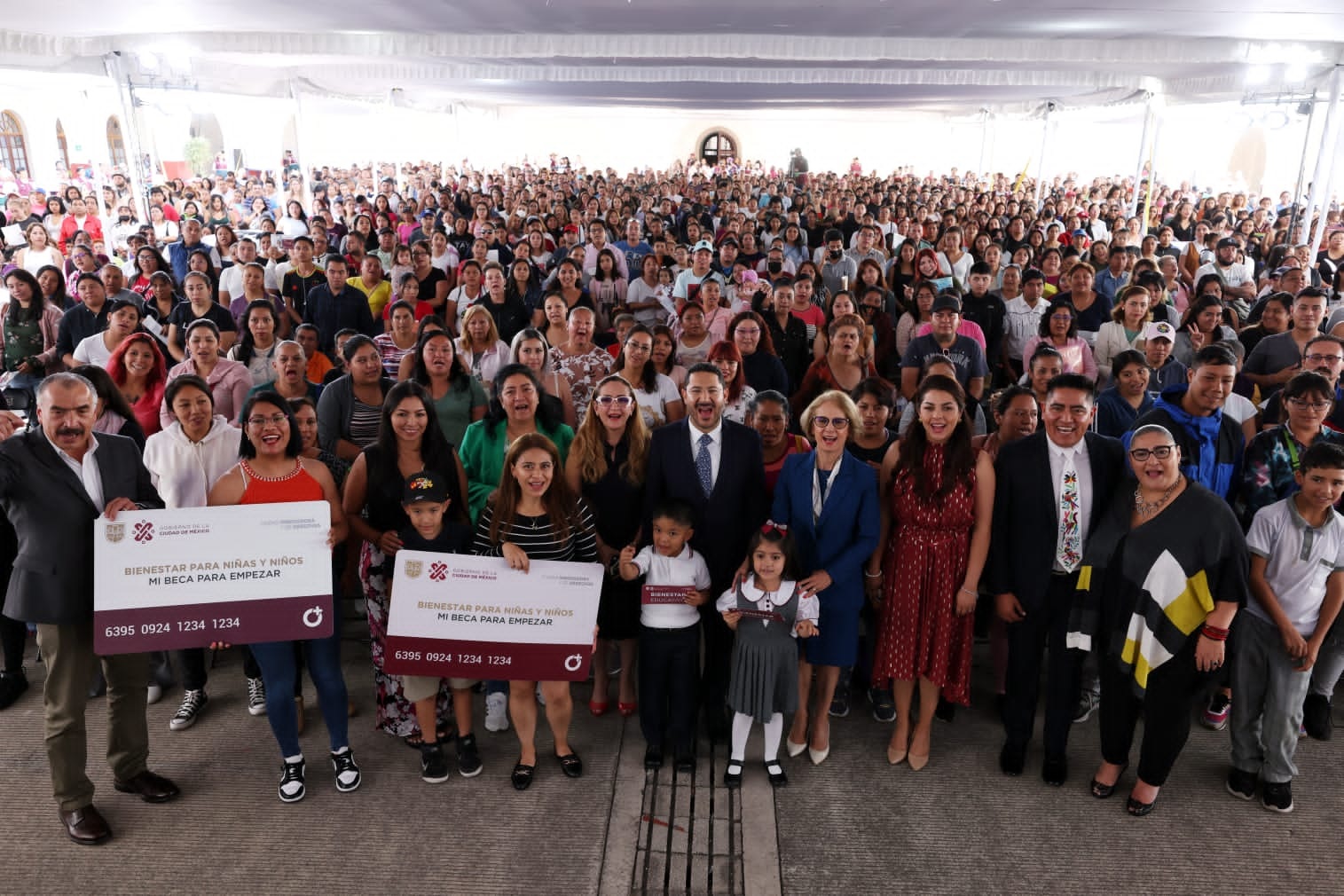 Entrega GCDMX 11 mil tarjetas del Bienestar Mexiqueño