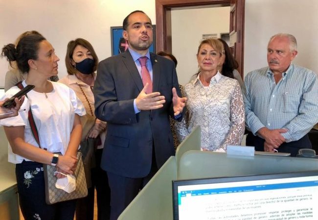 Exigen a Contraloría CDMX  revisar «gastos superfluos» de Evelyn Parra