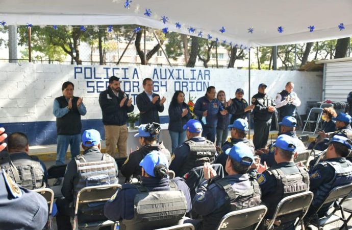 Entrega Margarita Saldaña reconocimientos a policías de Azcapotzalco