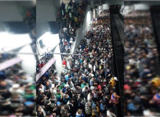 Reportan usuarios atrasos en servicio de Líneas del Metro