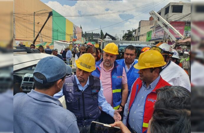 Atiende Giovani Gutiérrez accidente por caída de espectacular en Coyoacán