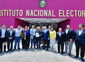 Dirigentes de Va por México registran ante el INE al Frente Amplio