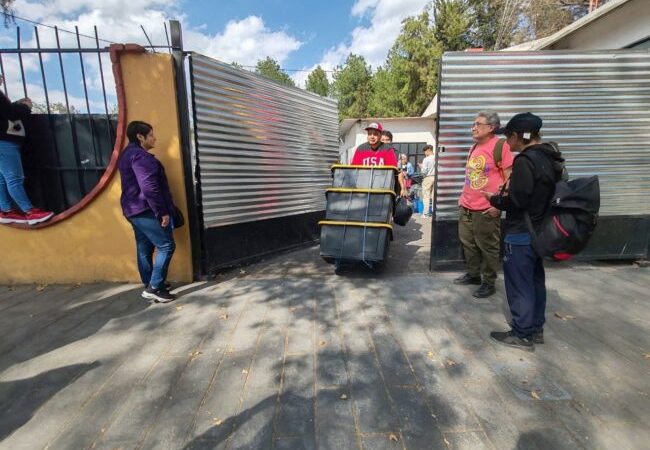 Entrega Alcaldía Coyoacán enseres a comerciantes