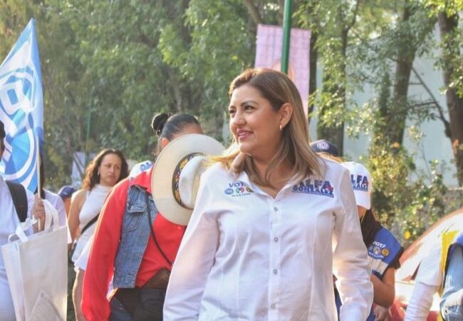  Presenta Alfa  González  denuncias ante Fiscalía CDMX por delitos electorales