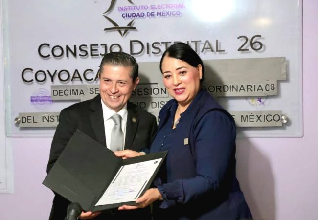 Recibe Giovani Gutiérrez Aguilar, constancia de mayoría como ganador de las elecciones en Coyoacán