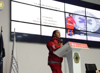 Imparten conferencia “La mujer policía en la labor de rescate”