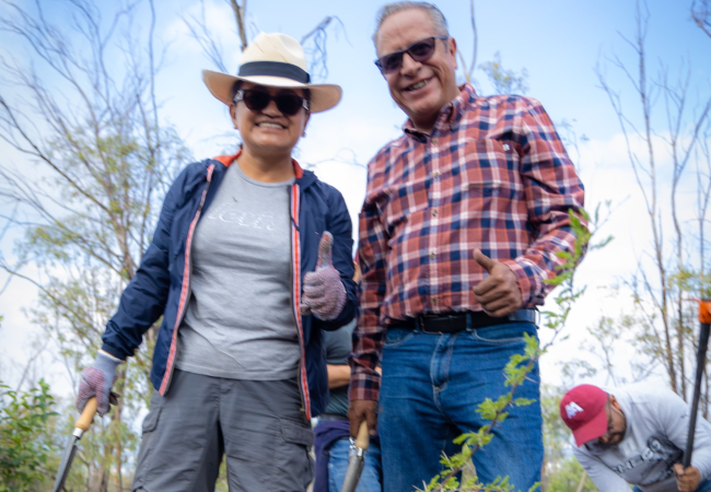 Aleida Alavez realiza reforestación del Cerro de la Estrella