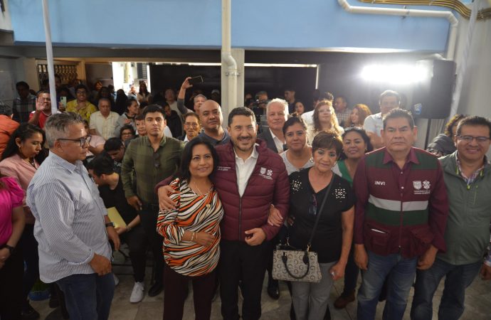 Entrega Batres viviendas en la Pensil y la Anáhuac